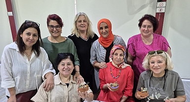 Gölcük’te Kadınlar Kendi Mumlarını Tasarladı