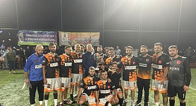 Parsan Futbol Takımı şampiyon oldu