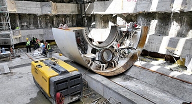 Dev köstebeklerden 2’sinin daha montajı başladı