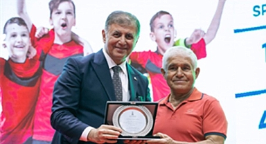 İzmir Büyükşehir Belediye Başkanı Tugay’dan İzmirli sporculara mesaj: “Destek bizden şampiyonluklar sizden”